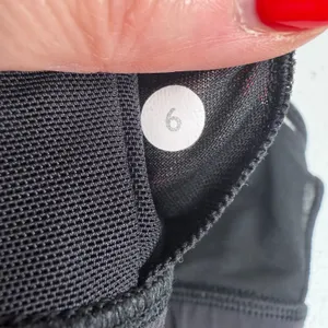 Lululemon Size 6 Straight Up Sports Bra Black Luxtreme Wicking Stretch Yoga Logo thumbnail 11