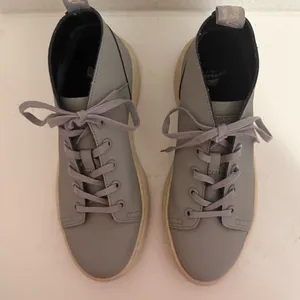 Dr. Martens Docs Baynes Chukka Boots Sneakers Grey Airwair Women Size 7 thumbnail 3