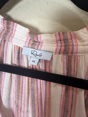 Rails Red Pink Linen Stripe Short Sleeve Blouse Top Size XS thumbnail 4