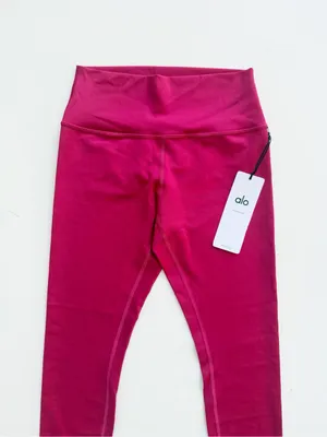NWT Alo Yoga 7/8 High Waisted Airlift Leggings - Lipstick Red Size Large thumbnail 3