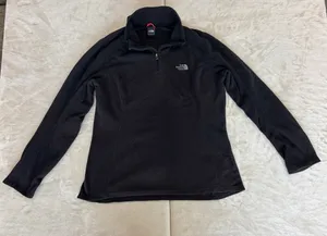 The North Face Women's Black Fleece 1/4 Zip Pullover thumbnail 1