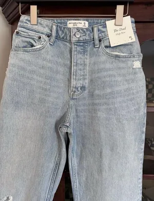 Abercrombie Jeans The Dad High Rise Curve Love, Ripped Wash 26/2S Distressed thumbnail 12