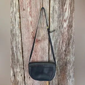 Vintage‎ COACH #9947 "Vista" Black Leather Crossbody Bag Purse Saddle 90’s thumbnail 2