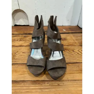 Unlisted Kenneth Cole Day Dream Wedge Heels size 6 thumbnail 2
