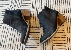 White Mountain Black Suede Block Heel Ankle Boots Booties Size 10 thumbnail 1