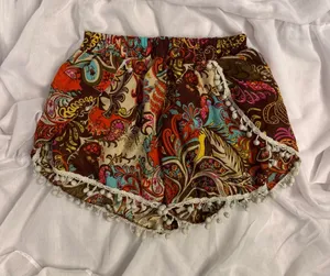 Boho Chic Shorts with Pom Pom Trim Brown Size M thumbnail 1