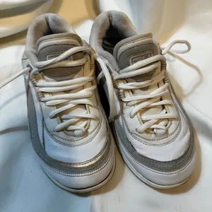 SH26. white and grey Nike Airliner thumbnail 1
