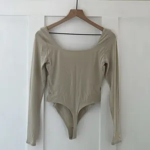 LULULEMON Wundermost Ultra-Soft Nulu Square-Neck Long-Sleeve Bodysuit Size M thumbnail 3