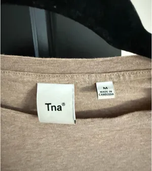 Aritzia TNA crop babe too beige M thumbnail 3
