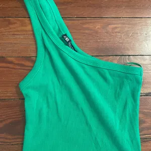 Zara Green One Shoulder Bodycon Dress thumbnail 3