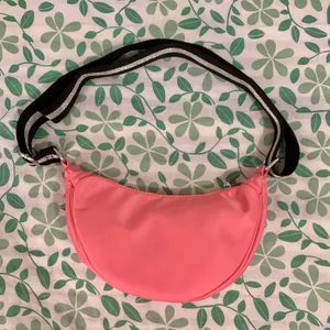 Skinnydip London Sling Pink Crossbody Bag thumbnail 2