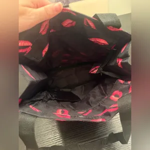 Lips Black & Pink Top Handle Tote Bag Shopper Travel Bag Zippered Pockets thumbnail 3