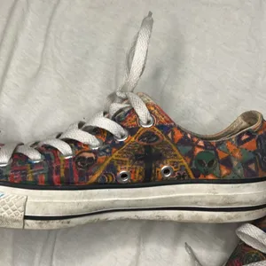 All Stars Custom Hand drawn peach sneakers size 7 thumbnail 2