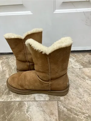 UGG Chestnut Bailey Button Boots thumbnail 5