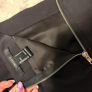 Forever 21 black mini cargo skirt thumbnail 4