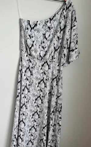 Primp Boutique NWT Snakeskin Print One Shoulder Maxi Dress Python Size L thumbnail 1