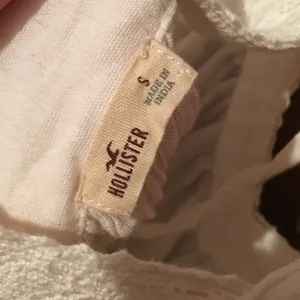 Hollister Off-the-Shoulder Shirt thumbnail 2