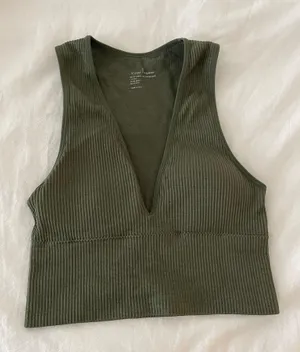 Green Ribbed V thumbnail 2