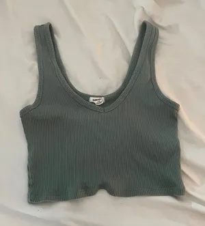 Garage Green Tank thumbnail 1