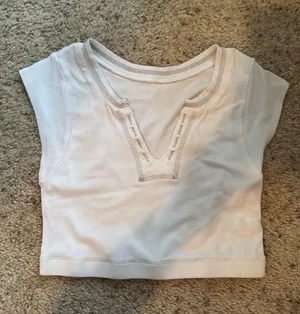 Amazon White Cropped Tee thumbnail 1