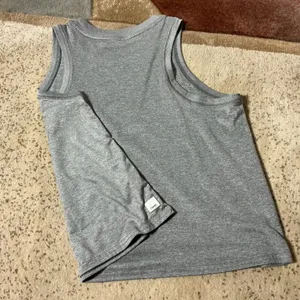 Vuori Activewear Energy Tank Top Women Medium Grey Heathered High Neck VW123 thumbnail 6