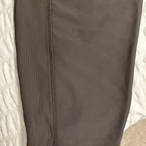 Old Navy Wide Leg Pants in Green and Gray thumbnail 5