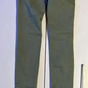 Free people busted knee women’s size 29 jeans Distressed thumbnail 12