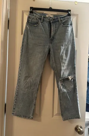 Abercrombie Ankle Straight Ultra High-Rise thumbnail 1