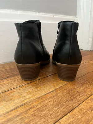 •Frye and Co Jude stacked heeled booties• Size 6M thumbnail 4