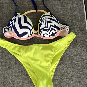 Victorias Secret 34B Multicolor Padded Push Up Bikini Top Swim thumbnail 3
