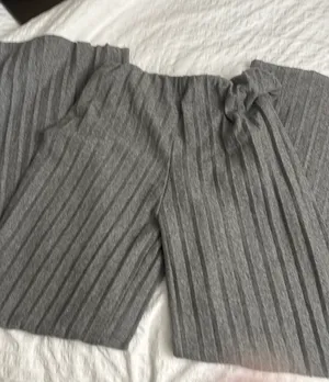 Pleated Lounge Wide Leg Pants thumbnail 2