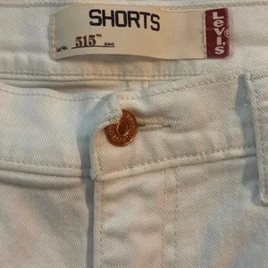 Vintage Levis 515 Cuffed Denim Jean Shorts Size 12 White Mid Rise Bermuda 10.5” thumbnail 3