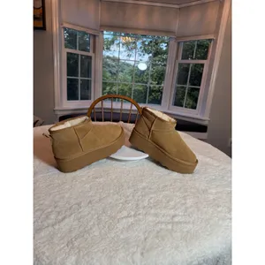 Cushionare Womens Hip Suede Platform Mini Boots Tan Chestnut Size 8M thumbnail 2