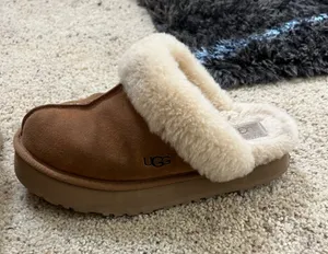 UGG Platform Slippers Chestnut size 9 thumbnail 1