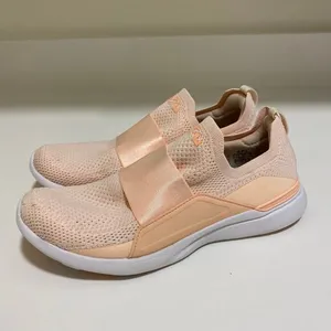 APL‎ TechLoom Bliss Salmon Pink Sneakers Women's Size 8 thumbnail 3