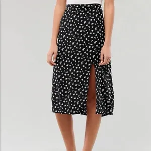 Hollister Black & White Floral High-Rise Cinched Midi Skirt thumbnail 8