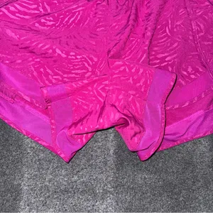 Athleta Printed Mesh Racer Run Shorts Electric Fuchsia Pink 4” Inseam Women’s XS thumbnail 7