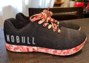 Nobull unisex running shoes in black and camo pink 8 women 6.5 men thumbnail 1
