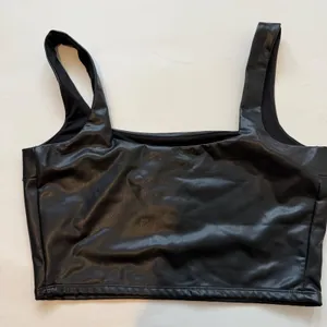 EXPRESS Black Faux Leather Square Neck Crop Top Tank Body Contour‎ Size M Party thumbnail 3