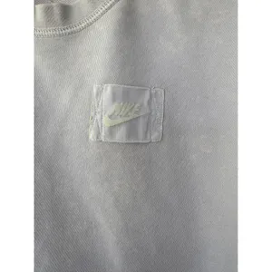 Nike Womens Sportswear Essential‎ Crewneck Sweatshirt Lavender Purple Medium thumbnail 2