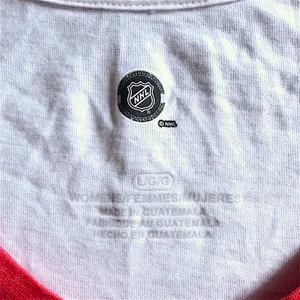 Fanatics NHL Detroit Red Wings Womens Red White V-Neck 3/4 Sleeve Graphic Top Large thumbnail 4