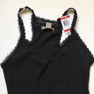 Great lace black top. BNWT. XS. thumbnail 2