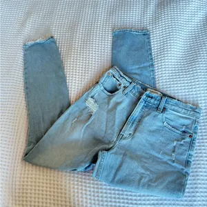 Abercrombie Ripped Light Wash Skinny Jeans thumbnail 2