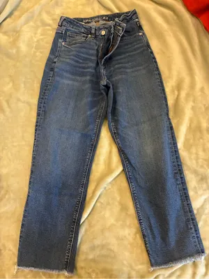 Women’s American Eagle Classic Stretch Mom Straight Jeans in Medium Blue Size 8 thumbnail 1