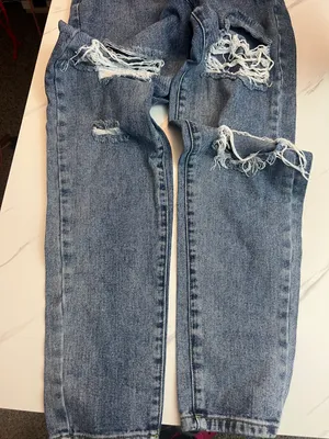 PRETTYLITTLETHING Mid Blue Ripped Mom Jeans thumbnail 7