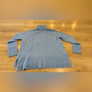 J crew Turtleneck sweater with side slits in Supersoft yarn blue size medium thumbnail 9
