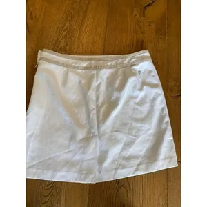 Izod golf Women’s size 8 skirt with‎ shorts thumbnail 3