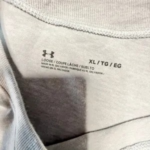 NWT - Under Armour - Women’s Grey Graphic Tank - Size X-Large thumbnail 6