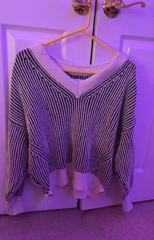 Sweater thumbnail 1
