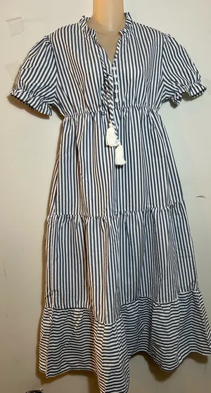 New women's dress. Size L. $20. thumbnail 3